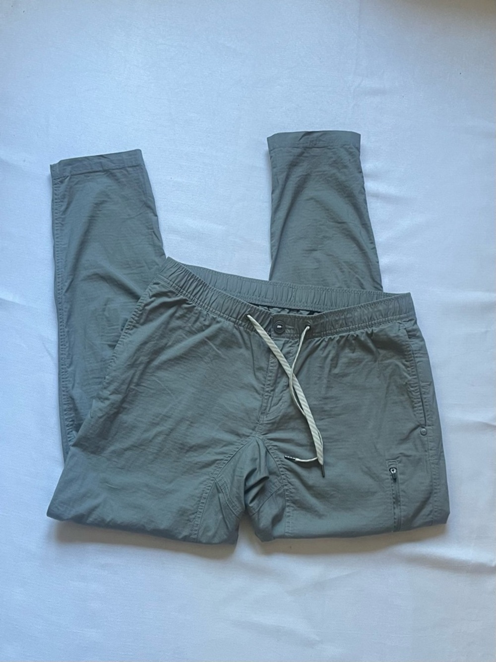 Vuori Gray Casual Straight Leg Pants Men's L Drawstring Zip Button Pockets